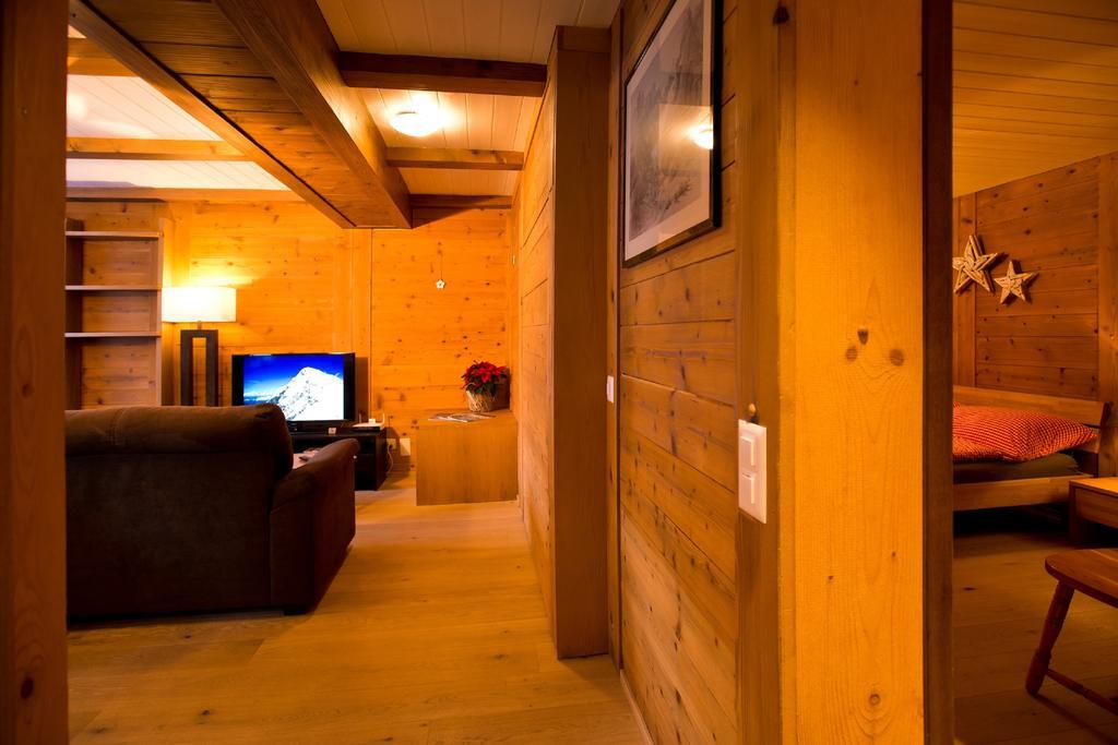 Mom - Alpine Boutique Apartments, Romantica, Near Grindelwald Terminal Room photo